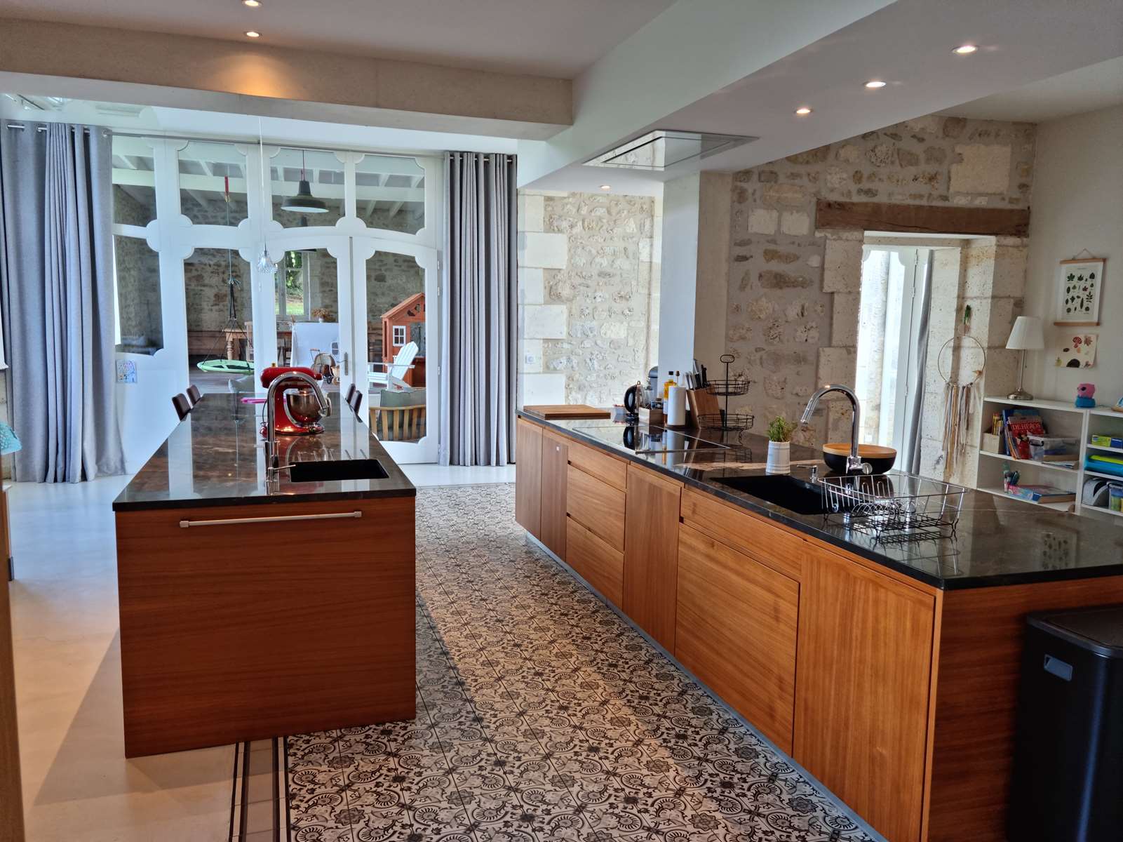 Grande maison de vacances avec piscine en Charente